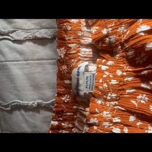 Womens size medium American eagle shirt